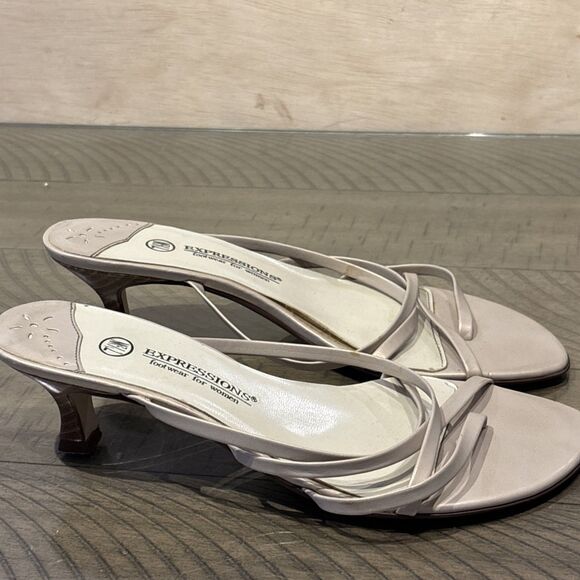 womens strappy Low kitten heel sandals size 7.5 beige cream Y2k slip on - Picture 4 of 6